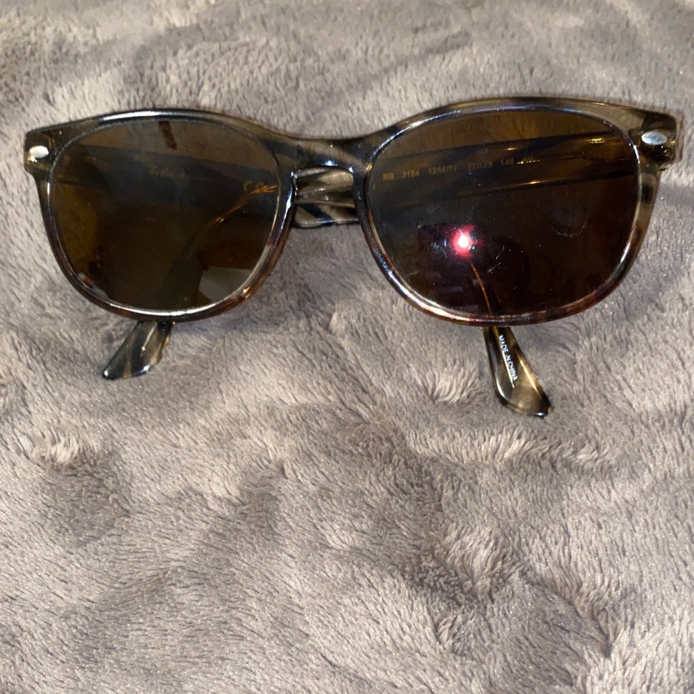 Ray-Ban Tortoise shell Sunglasses With Prescription Lenses That Can Removed